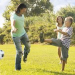 Familie beim Fußballspiel