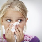 Husten, Schnupfen, Heiserkeit: So behandelt man die Erkältung bei Kindern