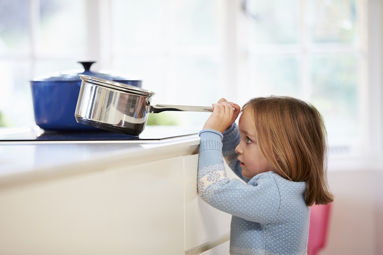 Gefahren im Haushalt: Wohnung kindersicher machen