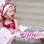 Fliegen mit Baby: Mit diesen Tipps klappt’s entspannter